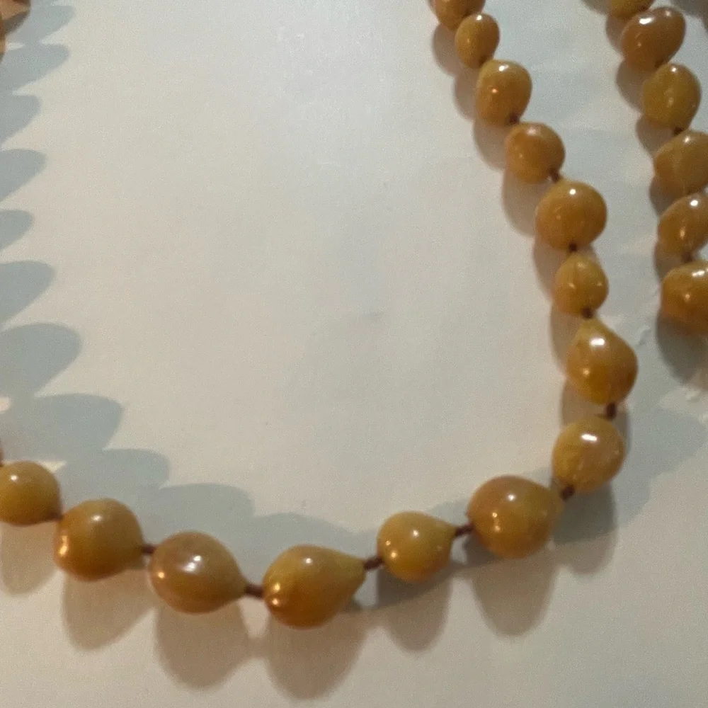 Elegant Amber Beaded Necklace